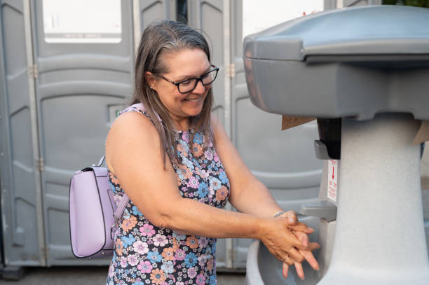 Best Portable toilet rental cost  in Elwood, KS